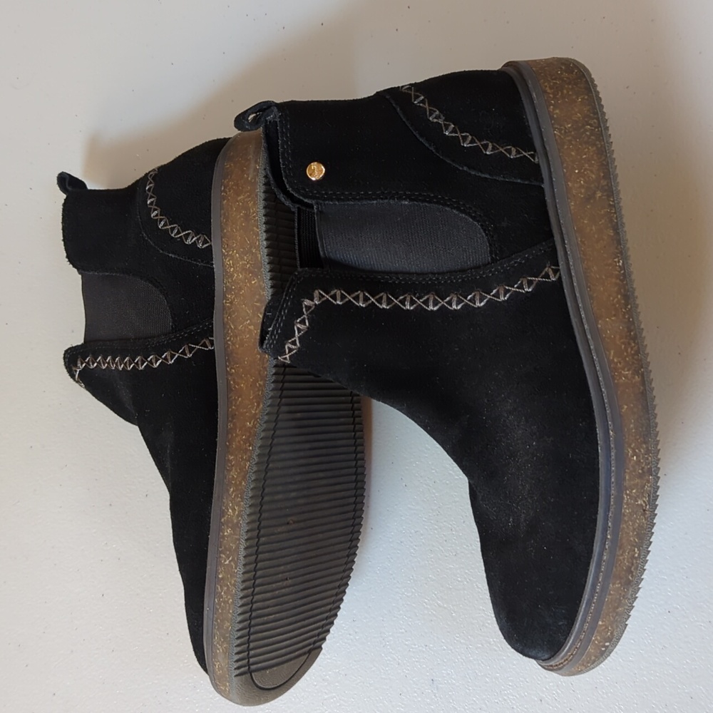 Earth elements Avens, black suede ankle boots Sz 8.5